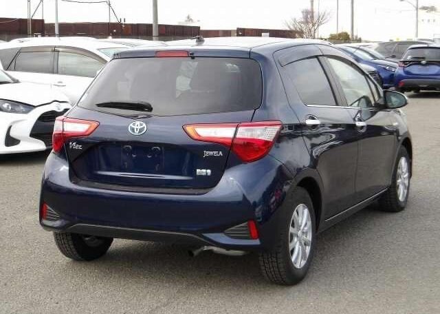 Toyota Yaris / Vitz 1.5L Petrol Hybrid 2017 Blue Colour 28k Miles, Automatic Gearbox, Hatchback - 3