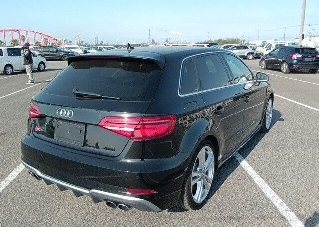 Audi S3 Sportsback 2L Petrol - 4